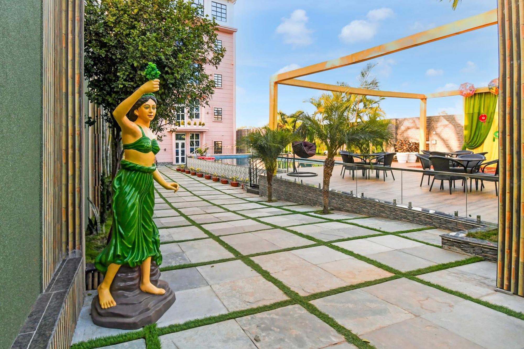 Hotel O M H Club And Resorts Ранчи Екстериор снимка