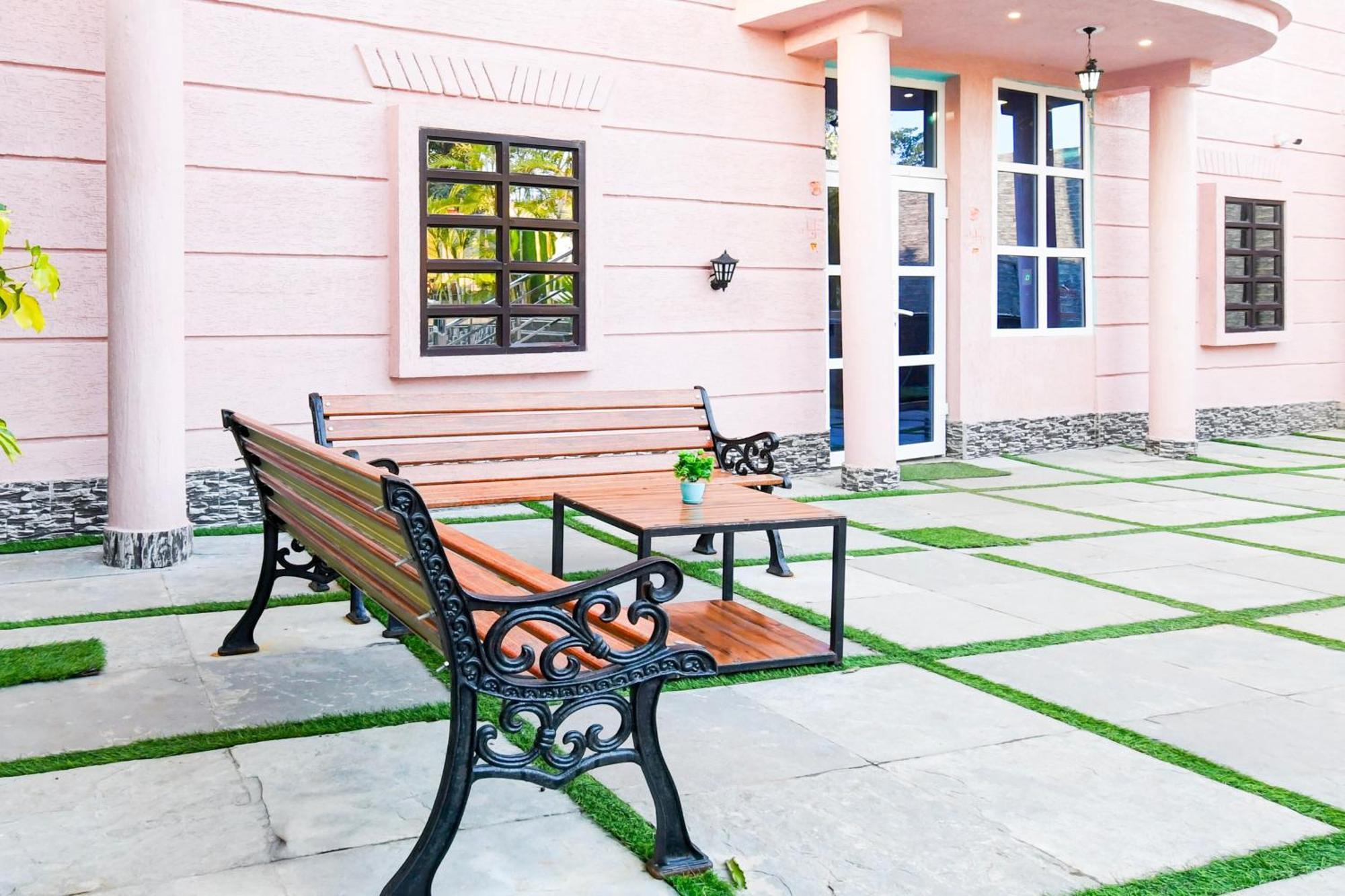 Hotel O M H Club And Resorts Ранчи Екстериор снимка