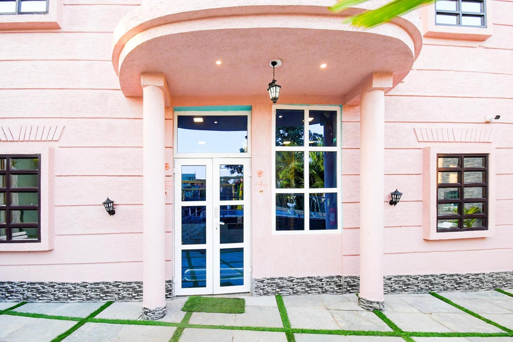 Hotel O M H Club And Resorts Ранчи Екстериор снимка